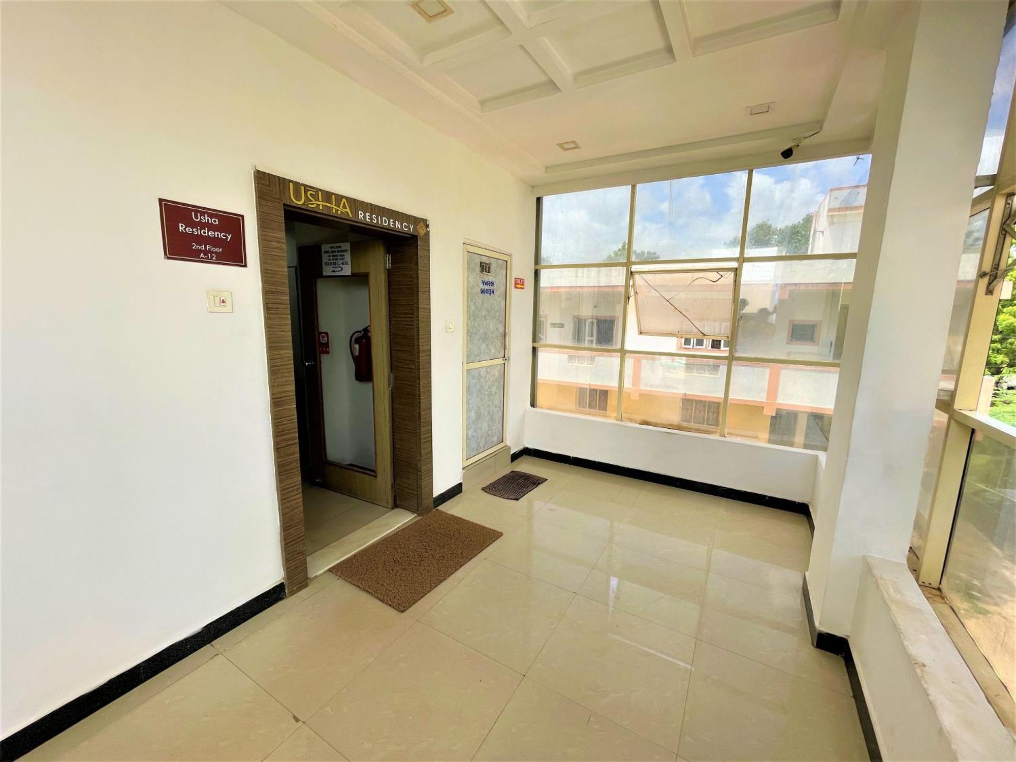 Stay Guru Usha Residency Bhuj Bagian luar foto