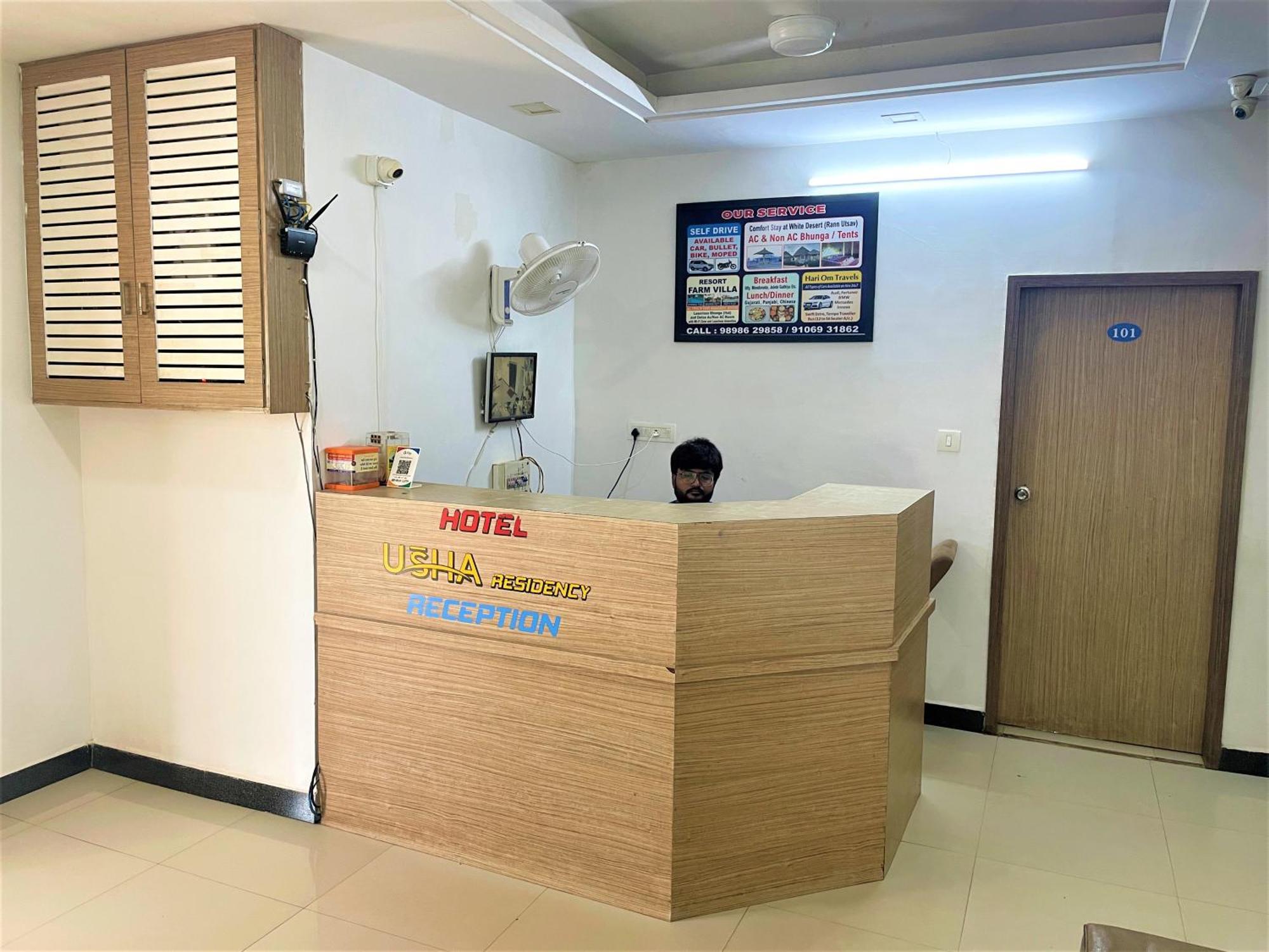Stay Guru Usha Residency Bhuj Bagian luar foto