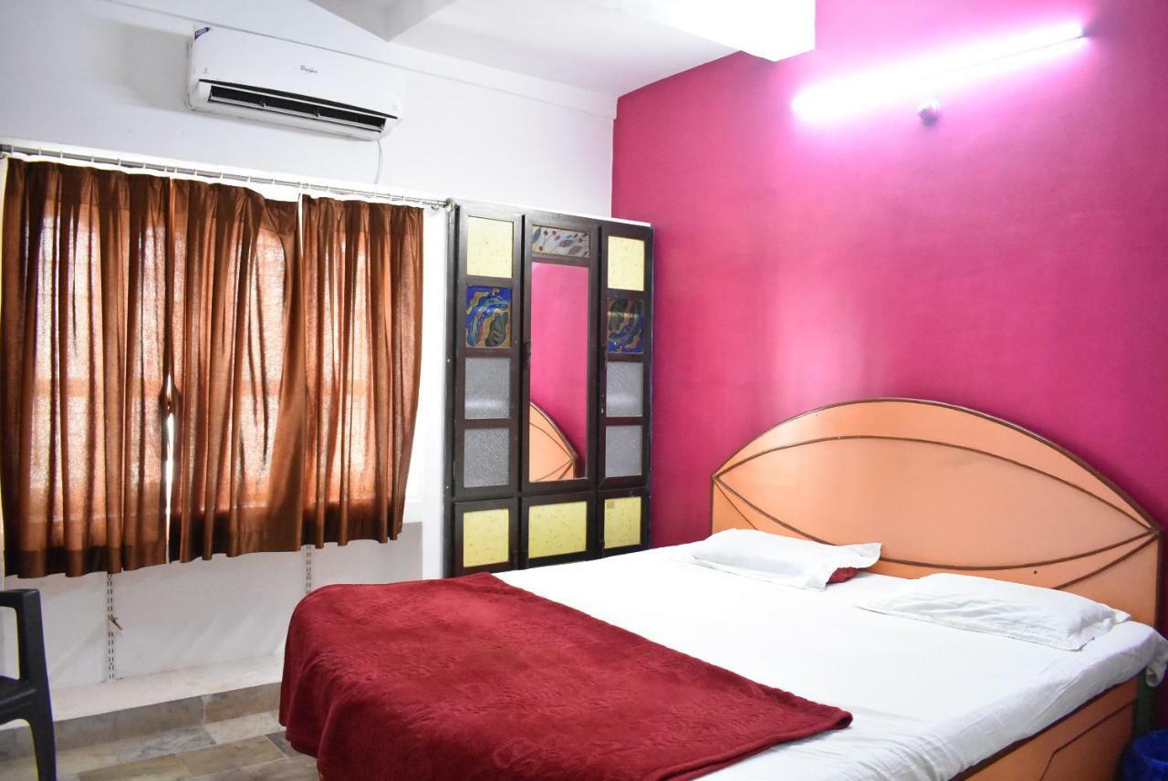 Stay Guru Usha Residency Bhuj Bagian luar foto